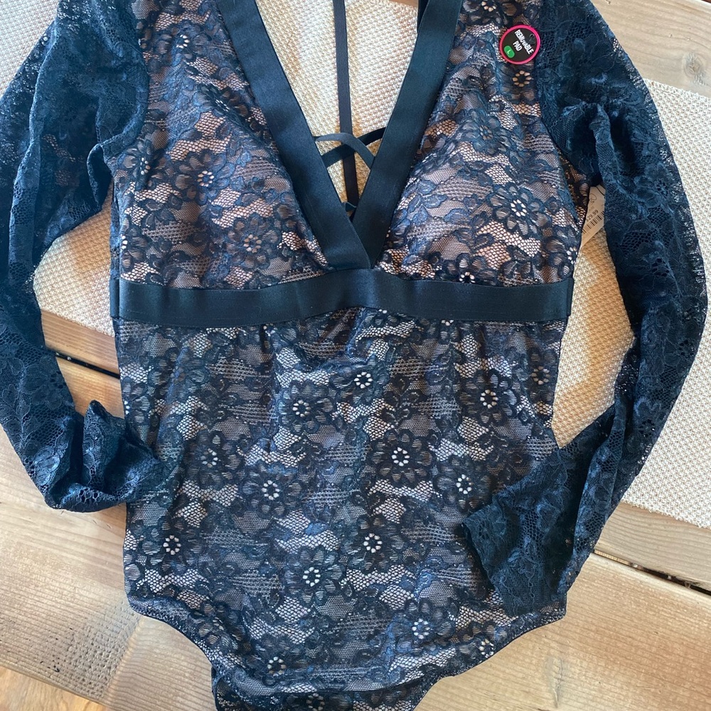 Lace longsleeve bodysuit
